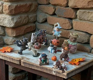 Lot of 9 Bear Halloween Christmas Figurines Ornaments Boyds Cherished Teddies - Foto 1 di 17