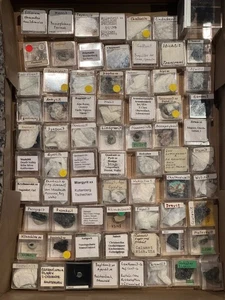 Systematik Mineralien - seltene Mineraliensammlung 80 Stück - Picture 1 of 1