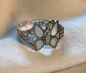 Vintage 925 Sterling Silver Ring w/White Shell Butterfly Size 7.75 CW THAI - Picture 1 of 8