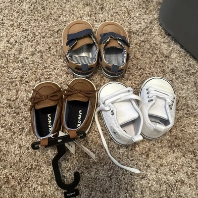 3 pares de zapatos de bebé niño talla 0-3 y 3-6 meses Foto 1 de 4