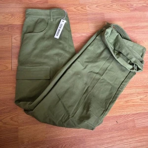 Pantalones cargo Steve Madden tiro medio nuevos con etiquetas L $109 - Imagen 1 de 9