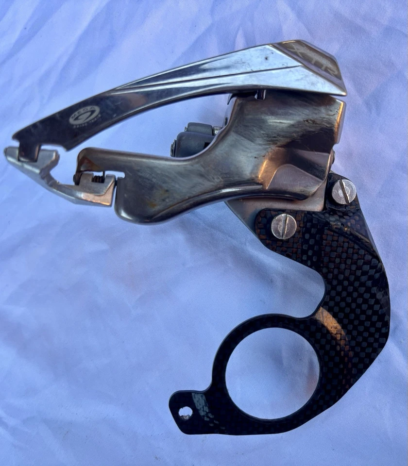 Shimano XTR Front Derailleur FD-M952 Carbon BB Mount 9-speed Triple Chainring - Image 1 of 4