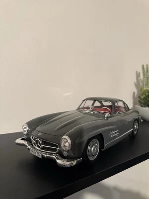 Mercedes 300SL 1/12 Norev Grise  - Photo 1/4