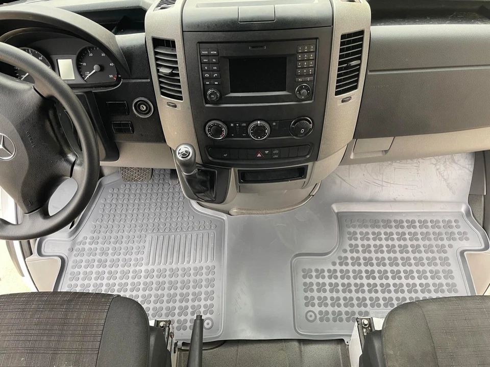 Floor Mat for Freightliner Sprinter 2007-2023 Cargo Only Van Liners Tailored Foto 1 de 4