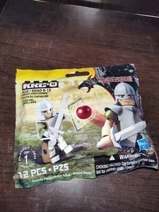 ✅ KRE-O BUILDING BLOCKS DUNGEON & DRAGONS D&D "KNIGHT KNOCKDOWN"  Mini Figure  - Picture 1 of 2