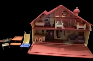 Bluey Family Home House Dollhouse with furniture & extras (no characters) - Picture 1 of 5