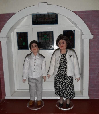 Bambole in scala 1:12 fatte da Judith Laird - Immagine 1 di 3