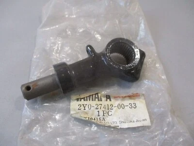 Soporte reposapiés NOS Yamaha OEM 1 76-77, 80-81 TT500 80-81 XT500 2Y0-27412-00-33 Foto 1 de 2