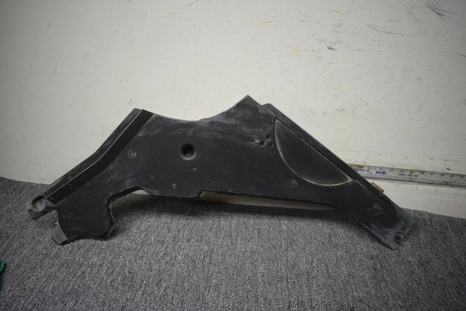 2011-2016 宝马 550I 右侧油箱盖工厂原始设备制造商 — 第 1/4 张图片