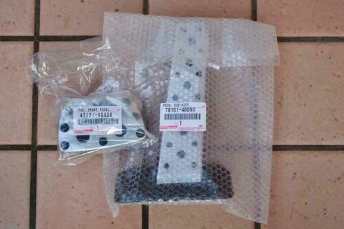 Lexus Genuine 47121-48020 & 78101-48060 Gas & Brake Pedal F-Sport RX450H RX350* Foto 1 de 1