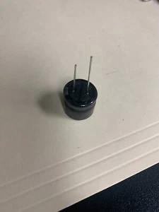 Panasonic Aluminum Electrolytic Capacitor EEU-TA1J221S 220uF 63 Volts - Picture 1 of 3