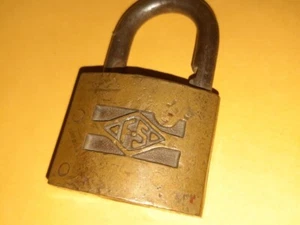 Antique F-S Brass PadLock FREE SHIPPING! - Picture 1 of 7