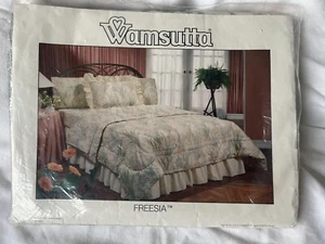 Wamsutta Full Flat Sheet Vintage Freesia Made In USA Cotton/Polyester 180 Thread - Picture 1 of 8