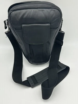 VINTAGE LEATHER CAMERA AND LENS BAG WITH STRAP AND BELT LOOP BEAUTIFUL MINT COND - Image 1 of 4