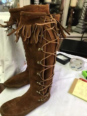 Vintage Hippie Minnetonka Mocassim Lateral Renda Anéis de Metal Tamanho 6 1/2 Feminino - Imagem 1 de 4