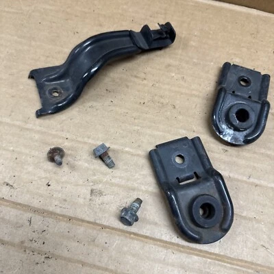 Juego de soportes de montaje superior para radiador Subaru Outback 2005 2006 2007 2008 2009 OEM 3.0 Foto 1 de 4