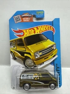(B8) Hot Wheels 20/250 Super Treasure Hunt Mooneyes Custom 77 Dodge Van STH LEGGI - Foto 1 di 5