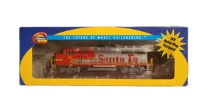 Locomotora Athearn ATSF Warbonnet GP60M #117 HO DCC conexión rápida 91511 IOB - Imagen 1 de 2