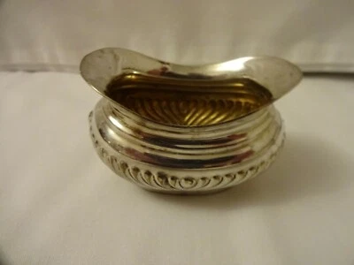 OLLA PEQUEÑA DE SAL/SALSA ACANALADA ART DECO PLATEADA DE W OSBOURNE SHEFFIELD Foto 1 de 4