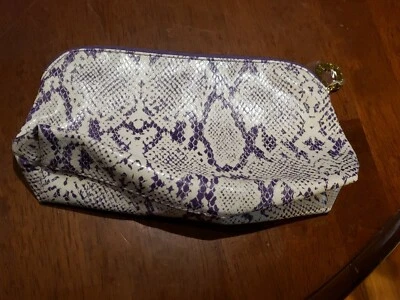 Bolso de Maquillaje Cosmético Estee Lauder Cremallera Púrpura Piel de Serpiente Patrón Foto 1 de 4