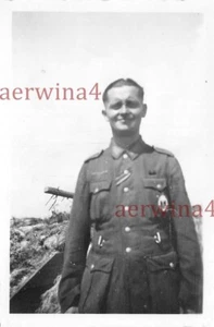 Deutscher Soldat mit Infanteriesturmabzeichen  an der Ostfront - Bild 1 von 2