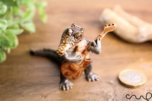 Estatuilla de animal caimán de cerámica hecha a mano adorno de cocodrilo regalo coleccionable - Imagen 1 de 5