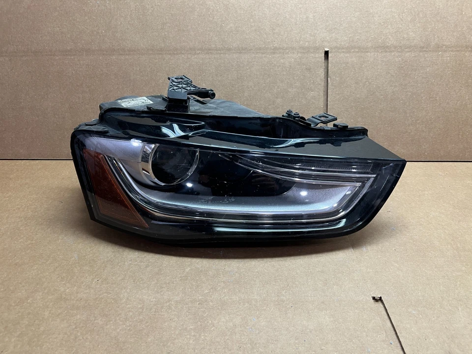 OEM 2013 2014 2015 2016 AUDI A4 XENON HEADLIGHT NON-AFS RIGHT RH NICE! - Image 1 of 4