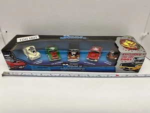 Muscle Machines 2001 Christmas Exclusive 5 Pack 1/64 DieCast Cars New - Picture 1 of 23