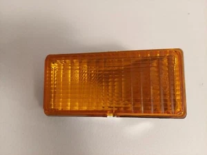84-86 Ford LTD Front Turn Signal Marker Light Lamp - Picture 1 of 3