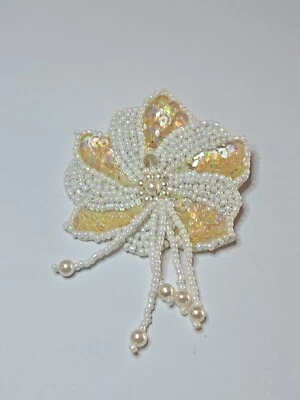 VTG 1990 Avon Sequin Blossom Pin Beads Flower Floral NOS Beaded Flower Leaf - Image 1 of 4