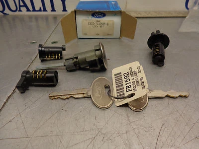 Juego de 4 cerraduras de cilindro de llave de bloqueo FORD OEM E8DZ-7443505-B algunos Sable Taurus 86-89 Foto 1 de 4