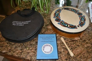 IRISH BODHRANS DRUM WITH CD, STICK AND CARRYING CASE CLADDAGH CELTIC HERITAGE - Picture 1 of 3