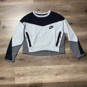 Nike W NSW Tech Fleece Crew CB Small Womens - Picture 1 of 8