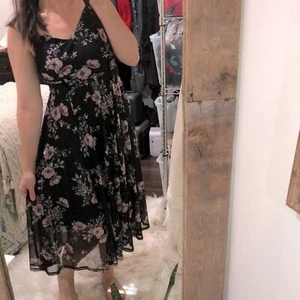 Torrid schwarzes geblümtes Kleid Gr. 0X - Bild 1 von 8