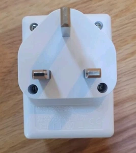Adaptador de enchufe de alimentación Reino Unido Irlanda, adaptador de viaje tipo G para EE. UU. a Londres Inglaterra - Imagen 1 de 4