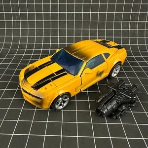 Transformers 2007 Movie Battle Damaged BUMBLEBEE Complete Deluxe - Picture 1 of 1
