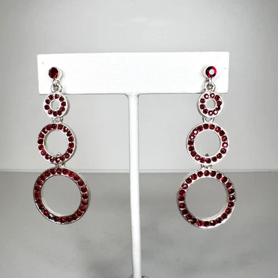Pendientes colgantes de diamantes de imitación rojos tono plata triple círculo Foto 1 de 4