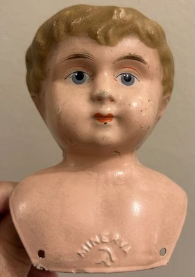 Antigua cabeza de muñeca masculina de niño de hojalata con cabello rizado rubio y ojos azules marcado Alemania Foto 1 de 4