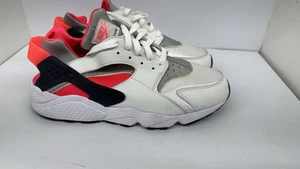 Nike Air Huarache Icons Infrared DX4259-100 taglia 12,5 US senza soletta - Foto 1 di 14