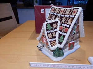 Villerory Boch Weihnachten Christmas Toys Lebkuchenhaus mit Spieluhr - Bild 1 von 3