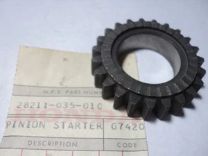 HONDA S65 S 65 PINION, KICK STARTER NOS OEM P/N 28211-035-010 - Picture 1 of 1