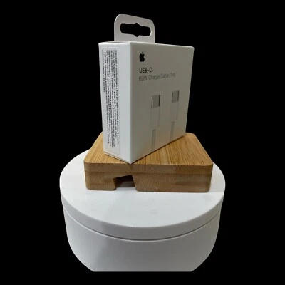 Genuine Apple USB-C Charge Cable 1M ‎Braided, Woven 60W Charge Cable - MQKJ3AM/A - Image 1 of 4