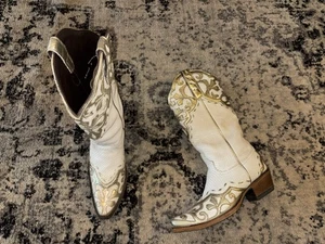LANE WOMEN'S Size 7 Ivory LILY WESTERN BOOTS SNIP TOE - Picture 1 of 17