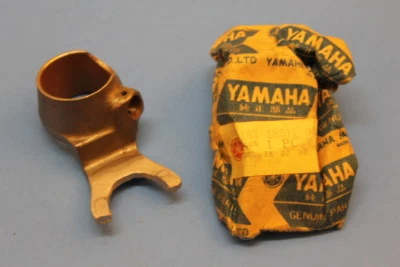 NOS YAMAHA YAS1C AS1 AS2 RD125 TRANSMISSION SHIFT SHIFTER FORK # 183-18511-00-00 - Image 1 of 4