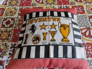 Juventus 1985, small flag, Italian football team Juventus, vintage 80s. for your - Foto 1 di 9