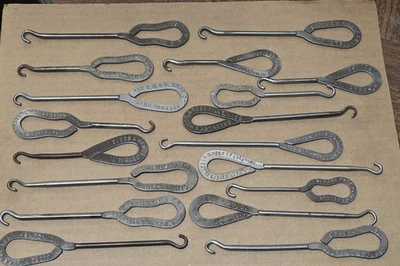 33 ganchos de botón de metal vintage lotes de ciudades y pueblos Foto 1 de 4