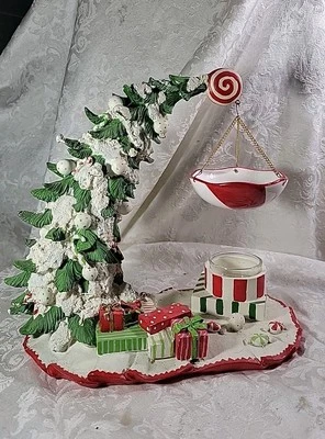 Yankee Candle Colgante Tarta Quemador Calentador Doblado Sobre Árbol de Navidad Regalos Remolino Foto 1 de 4