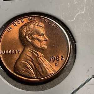 1982 d Lincoln Small Year- 2.5 grams Zinc. Uncirculated. - Picture 1 of 2
