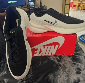 Größe 10,5 Herren - Nike Uplift SC Sail/Black-Life Lime (Größe 12 Damen) - Bild 1 von 9