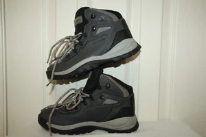 COLUMBIA WOMEN'S NEWTON RIDGE PLUS GRAY OMNI GRIP WATERPROOF HIKING BOOTS SZ 6.5 - Picture 1 of 8